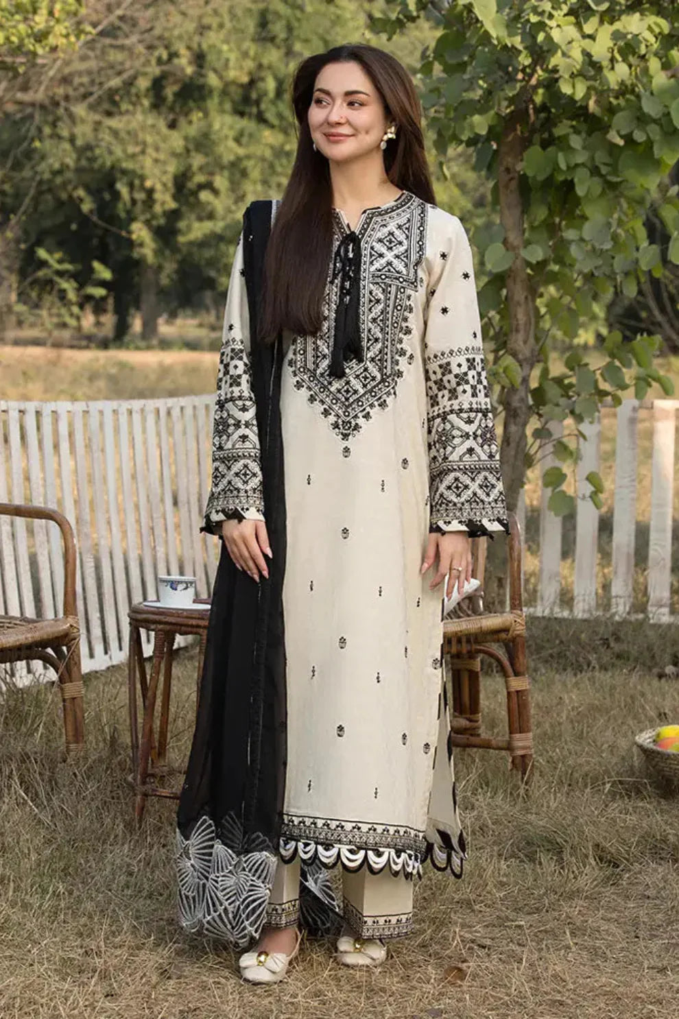 ALLY'S Embroidered Lawn 3 Piece Suit AL-200 – Premium Summer Collection
