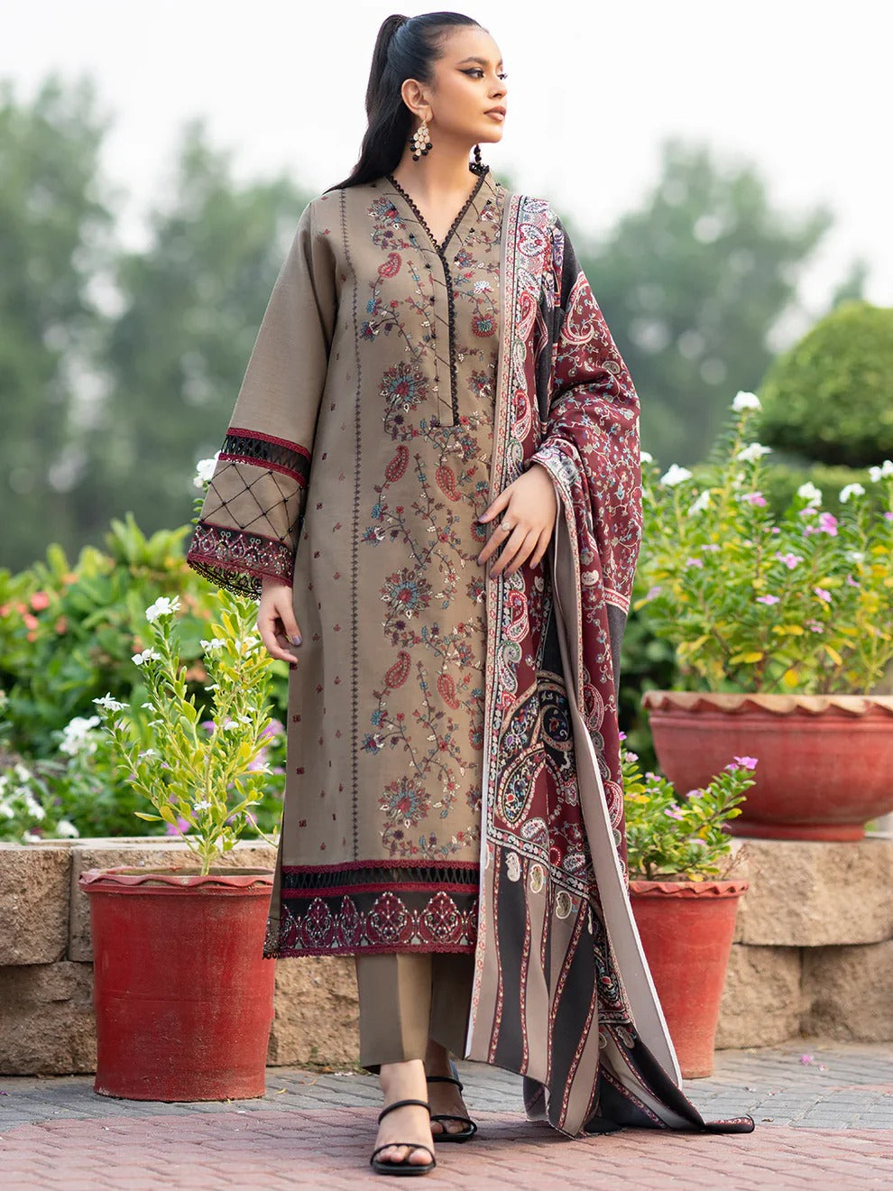 BIN ILYAS Embroidered Lawn 3 Piece Suit BIL-05 – Premium Summer Collection